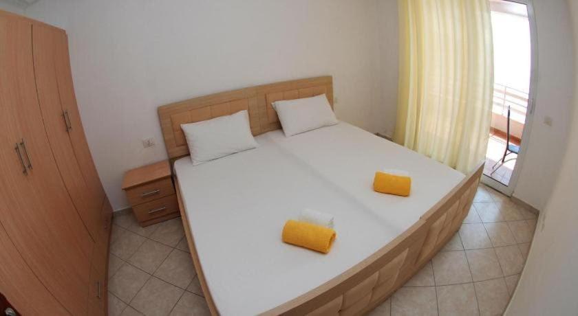 Sea View Apartments Saranda Екстер'єр фото