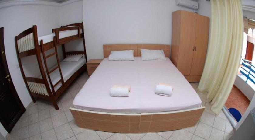 Sea View Apartments Saranda Екстер'єр фото