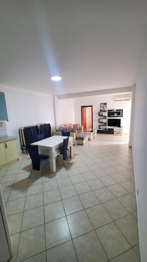 Sea View Apartments Saranda Екстер'єр фото