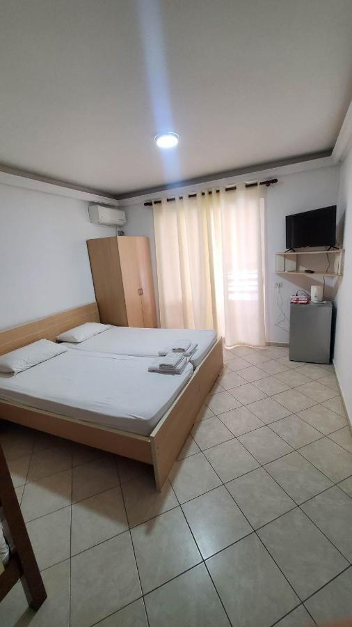 Sea View Apartments Saranda Екстер'єр фото